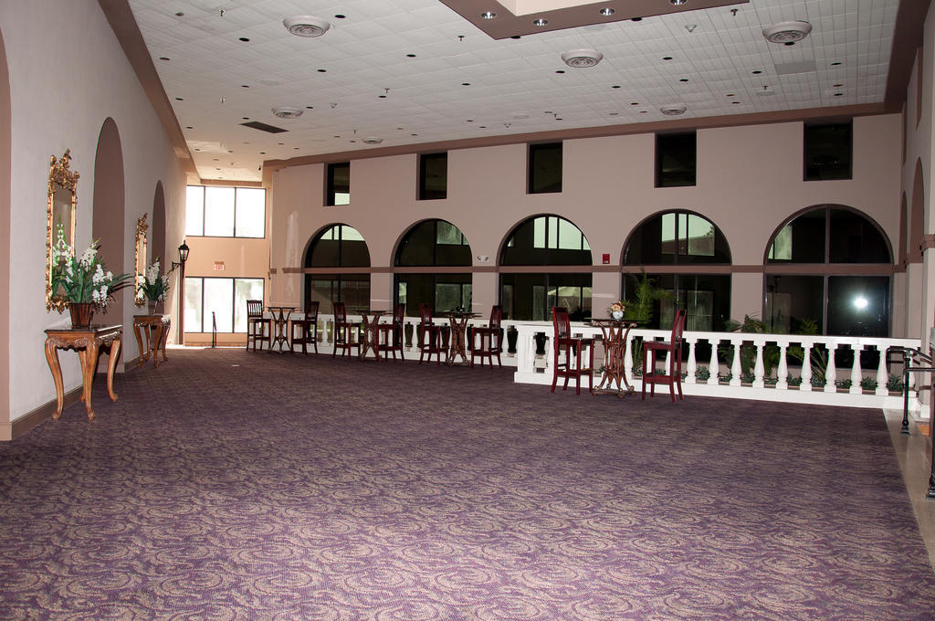Magnuson Grand Hotel And Conference Center Хамънд Екстериор снимка